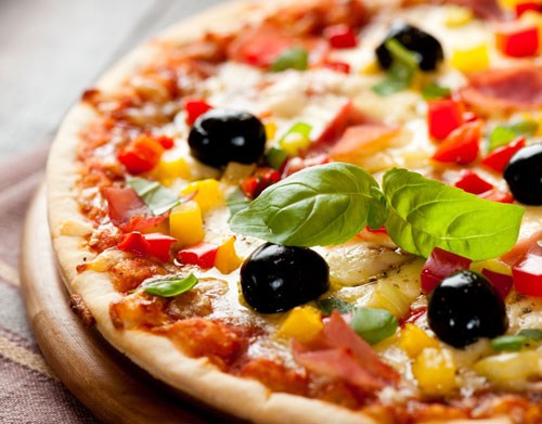 Pizza chứa nhiều calo và chất béo bão hòa không tốt cho sức khỏe 