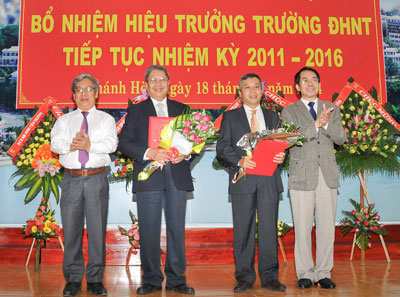 Bổ nhiệm Hiệu trưởng mới Trường Đại học Nha Trang