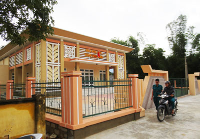 Nhà Văn hóa thôn Phú Bình vừa được xây dựng khang trang.