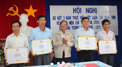 Xây dựng 62 câu lạc bộ Nông dân với pháp luật