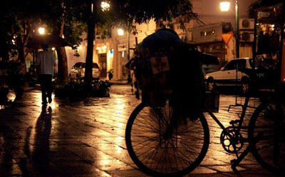 Giọt mưa rơi rất khẽ…