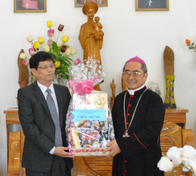 Lãnh đạo tỉnh Khánh Hòa chúc mừng Giáng sinh đồng bào Công giáo