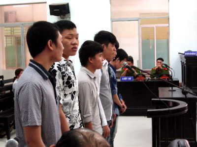 Các bị cáo tại tòa.