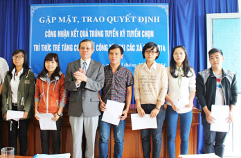 Trao quyết định trúng tuyển cho 40 trí thức trẻ