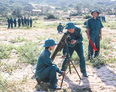 Dân quân tự vệ TP. Nha Trang huấn luyện nâng cao trình độ.