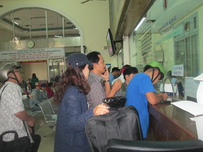 Các ga sẽ kiểm tra vé tại cửa ra vào ga đi tàu