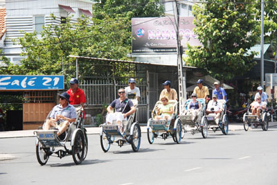Gỡ khó cho thị trường khách Nga