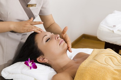 Khách sử dụng dịch vụ tại Michelia Beauty & Spa.