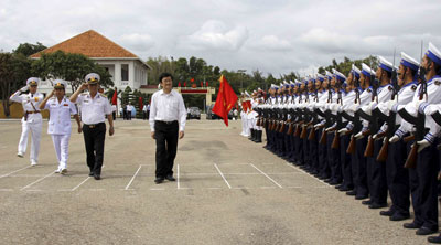 Thăm và làm việc với các đơn vị tại Vùng 4 Hải quân