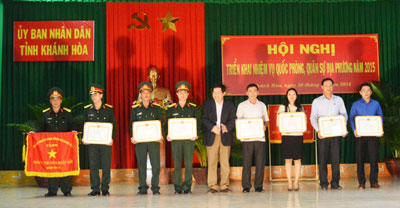 Triển khai nhiệm vụ quốc phòng, quân sự địa phương năm 2015