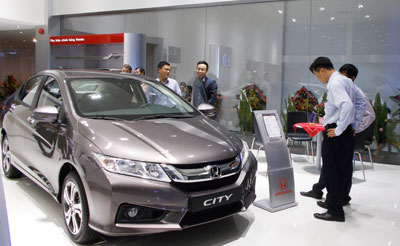 Thị trường ô tô cuối năm khởi sắc