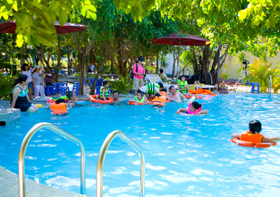 Du lịch Khánh Hòa vừa có thêm một thành viên mới cung cấp sản phẩm du lịch kết hợp giữa nghỉ dưỡng với chăm sóc sức khỏe. Đó là Khu du lịch (KDL) Suối khoáng nóng Cam Ranh (thuộc Công ty Cổ phần Suối khoáng Cam Ranh).