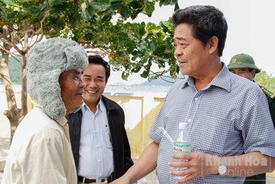 Điện về thôn đảo Ninh Tân