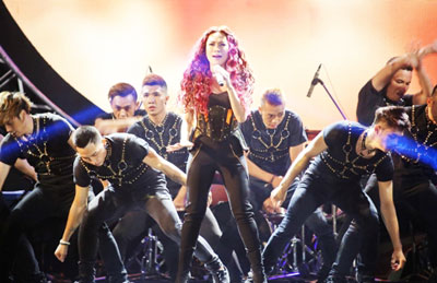 Mỹ Tâm trong Live Concert HeartBeat tạo được ấn tượng - một live show không phải của truyền hình.