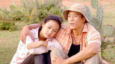 Diễn viên Lê Bê La và Linh Sơn trong phim “Dấu chân du mục”.