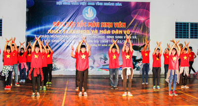 Phần thi nhảy Flashmob của Trường Cao đẳng Văn hóa Nghệ thuật và Du lịch Nha Trang.