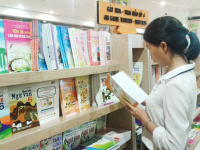 Tràn ngập sách tham khảo