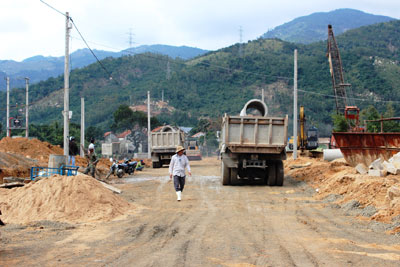  Đơn vị thi công gấp rút hoàn thiện cơ sở  hạ tầng cho Khu tái định cư Đèo Cả.