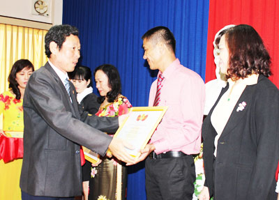 Phấn đấu có 30 - 40% công đoàn cơ sở đạt vững mạnh xuất sắc