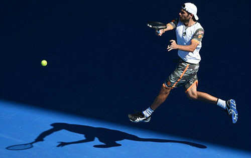 Thi đấu hứng khởi ở thời điểm đầu nhưng sự thiếu chính xác đã khiến Bolelli dừng bước tại vòng hai. Ảnh: EPA.