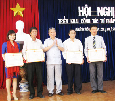 Tiếp tục đẩy mạnh cải cách thủ tục hành chính