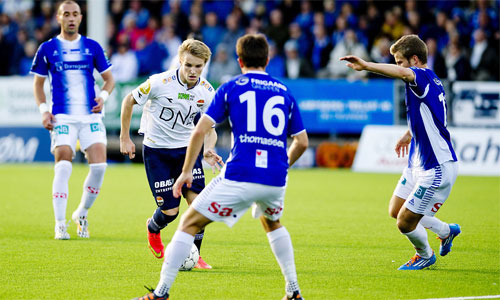 Odegaard gây ấn tượng với cách chơi bóng già dặn trước tuổi. 