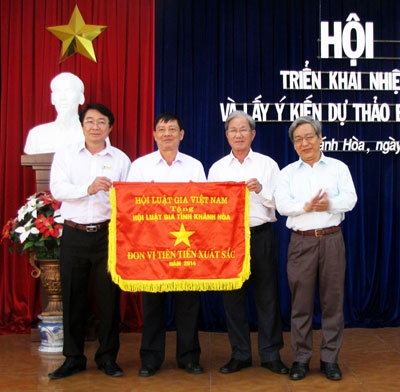 Xúc tiến thành lập Trung tâm Tư vấn pháp luật