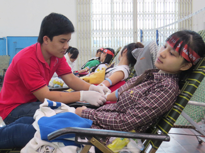 Hơn 700 đoàn viên thanh niên tham gia lễ hội "Ngày Chủ nhật đỏ"