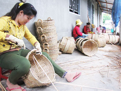 Các cơ sở đan giỏ cần xé ở Cam Lâm: Ứ đọng hàng cuối năm