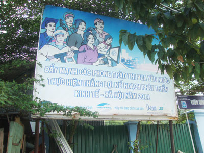 Cần thay mới pa-nô tuyên truyền