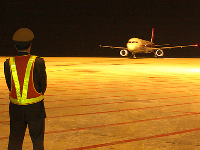 Đón chuyến bay đầu tiên từ Thành Đô đến Cam Ranh