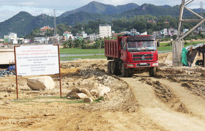 Dự án đường Cao Bá Quát - Cầu Lùng đang triển khai thi công.