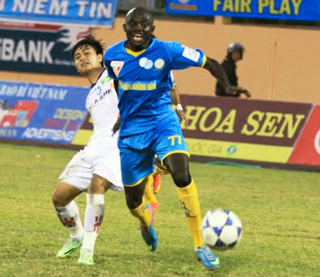 Sanna Khánh Hòa - Biển Việt Nam - Đồng Tâm Long An: Cửa ải khó khăn