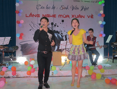 Đêm nghệ thuật "Lắng nghe mùa xuân về"