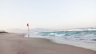 Cảnh giác với dòng xoáy ngầm khi tắm biển