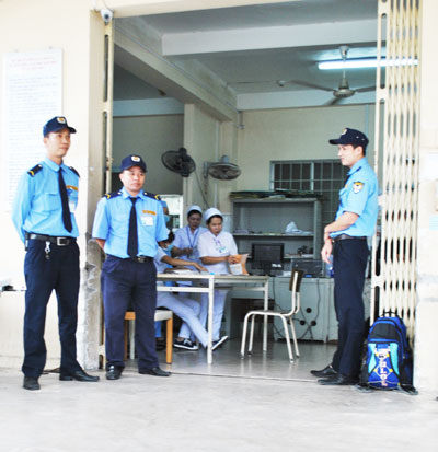 Lực lượng bảo vệ Long Sơn trực tại Trung tâm Cấp cứu  115 tại Bệnh viện Đa khoa tỉnh.