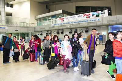 Chinese tourists at Cam Ranh International Airport