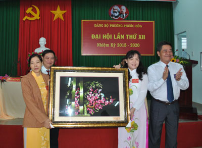 Ông Lê Thanh Quang chúc mừng đại hội.