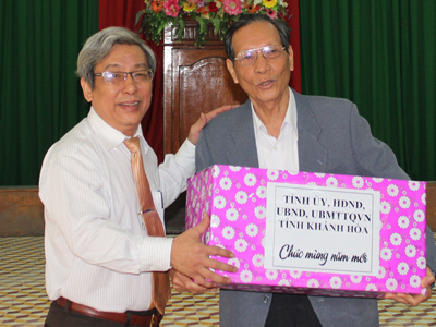 Thăm, chúc Tết Câu lạc bộ Hưu trí tỉnh