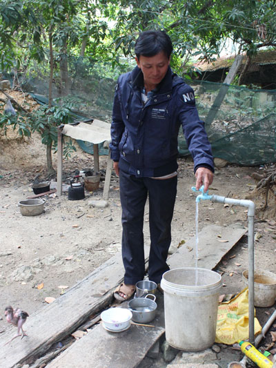 Nhiều hộ dân mua điện, nước giá cao