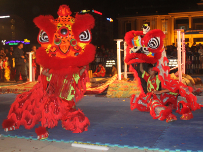  Những đầu lân được trang trí rất đẹp mắt