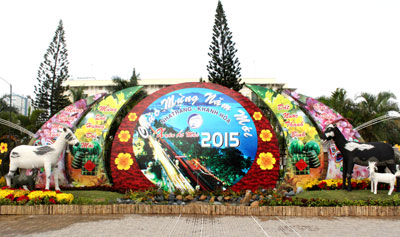 Nha Trang trang hoàng rực rỡ đón Tết Ất Mùi