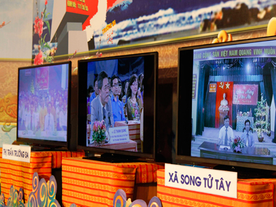 Tại điểm cầu thị trấn Trường Sa và xã Song Tử Tây