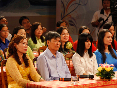 Khách mời giao lưu tại điểm cầu Nha Trang