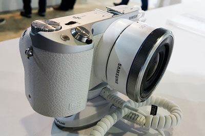 Samsung NX500, máy mirrorless quay video 4K rẻ nhất hiện nay