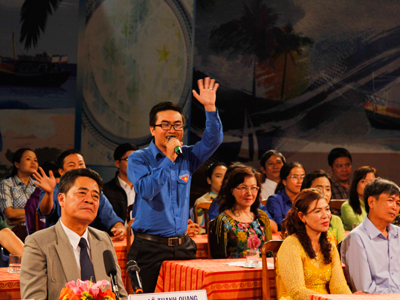 Giao lưu giữa đại diện đoàn viên, thanh niên tỉnh với tuổi trẻ huyện đảo Trường Sa