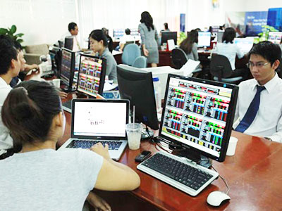 Chứng khoán tăng điểm phiên đầu năm mới