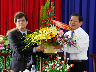 Thăm, chúc Tết các đơn vị, địa phương