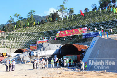 Tết trên công trường hầm Đèo Cả