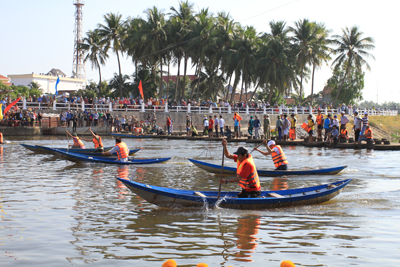 Các đội đua xuất phát